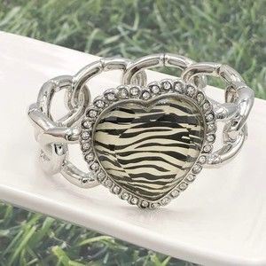 🌼 Zebra Stripe Print Heart Rhinestone Silver Stretch Bracelet